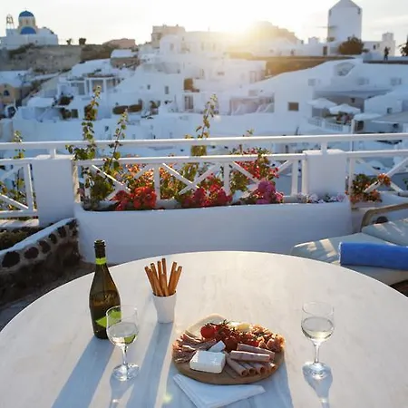 Clio Oia (Santorini)